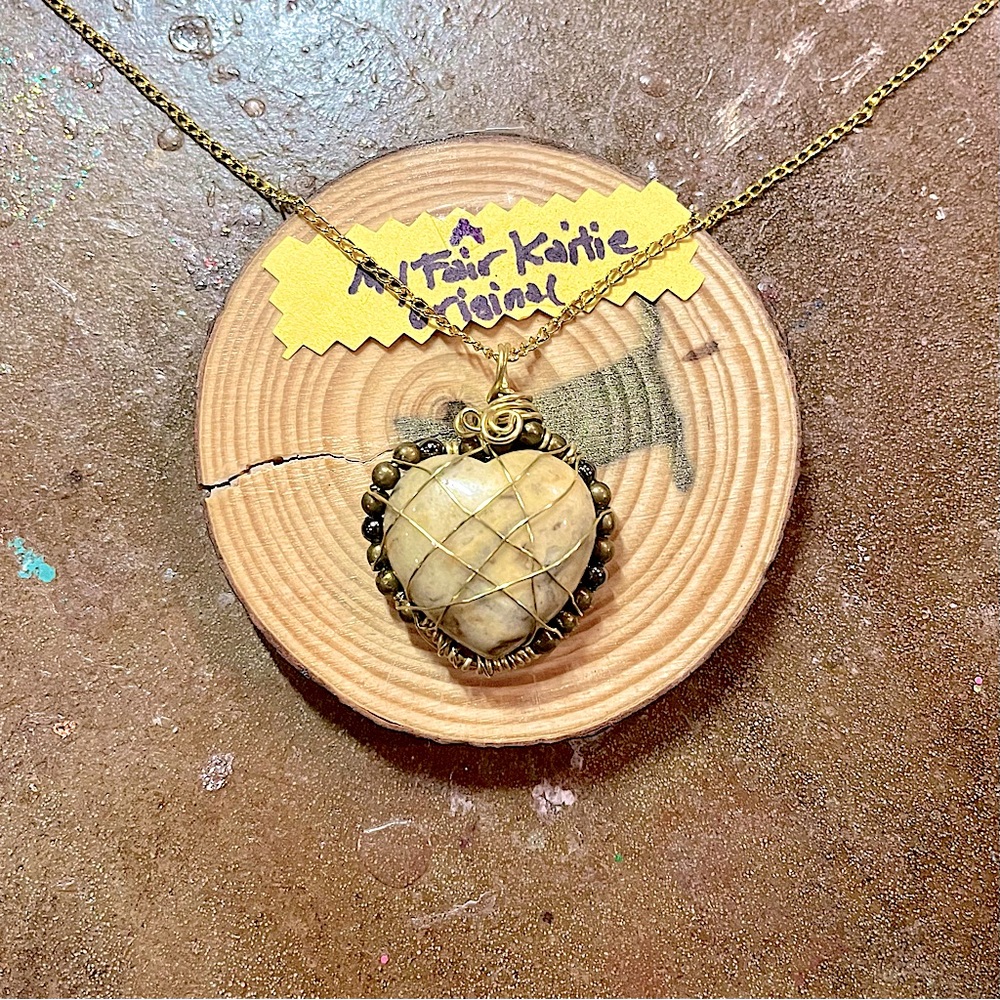 Heart-Shaped Agate Necklace